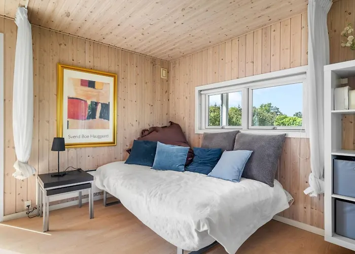 Anouk - 700m From The Sea By Interhome