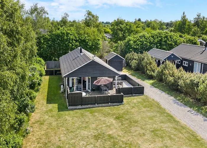 Anouk - 700m From The Sea By Interhome *